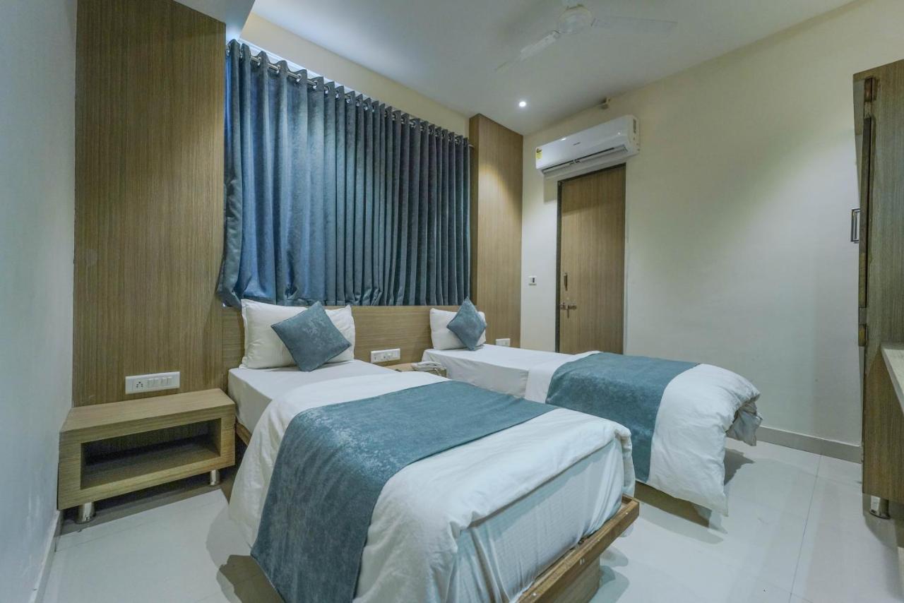 Hotel New Empire Ahmadábád Kültér fotó